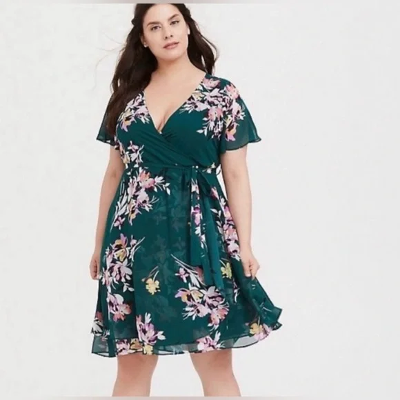 torrid | Dresses | Torrid Green Floral Surplice Midi Dress | Poshmark